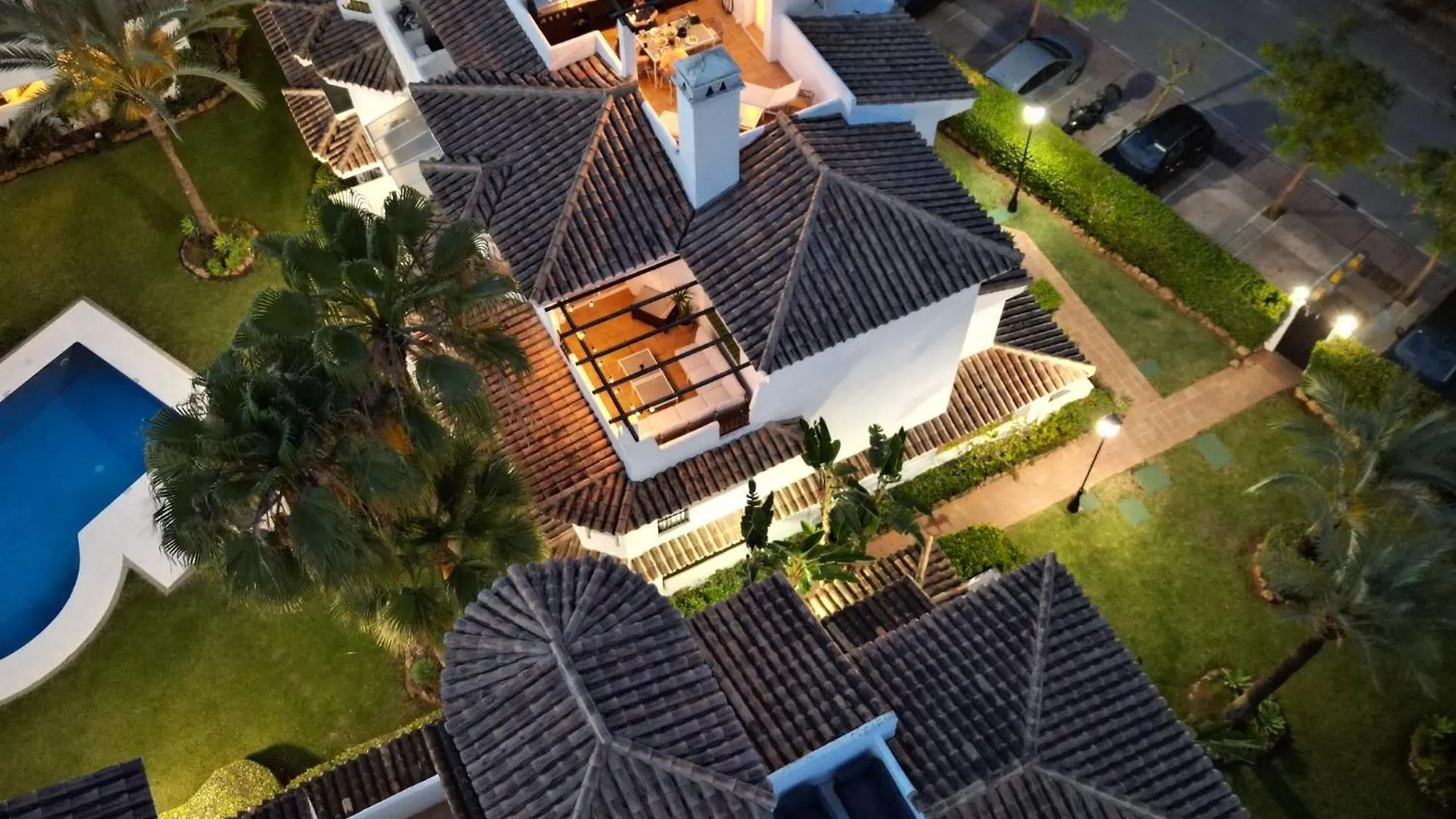Los Naranjos Beautiful 1 Bedroom Penthouse Marbella España