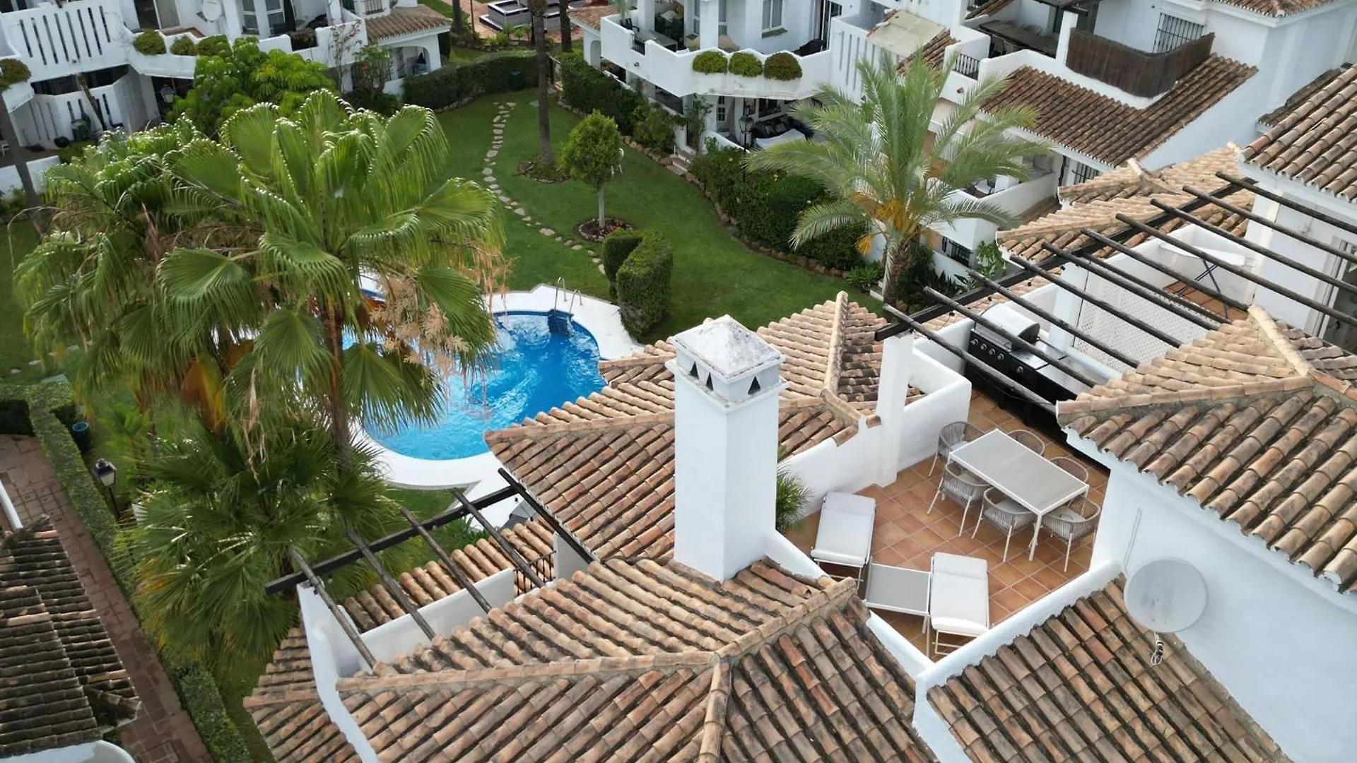 Los Naranjos Beautiful 1 Bedroom Penthouse Marbella 0*,  España