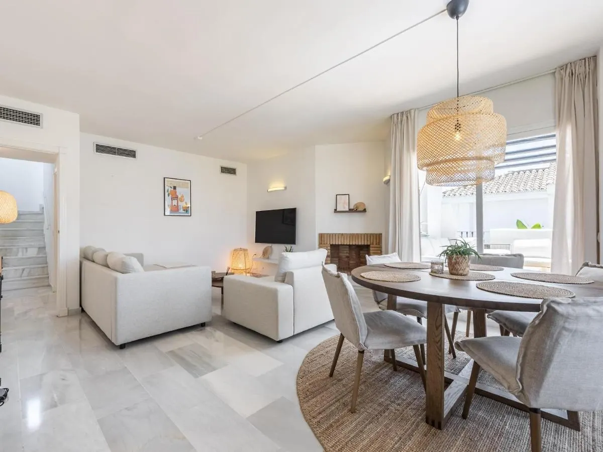 Контакты Los Naranjos Beautiful 1 Bedroom Penthouse